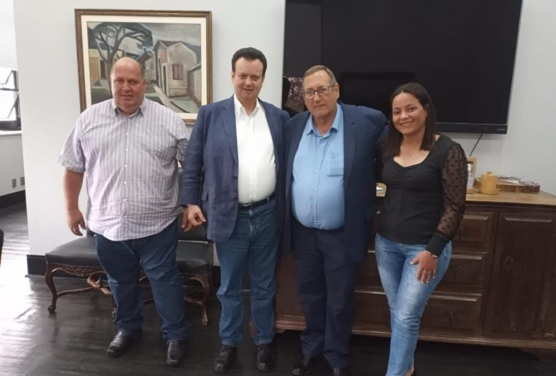 Valtinho participa de reunião com secretário Gilberto Kassab