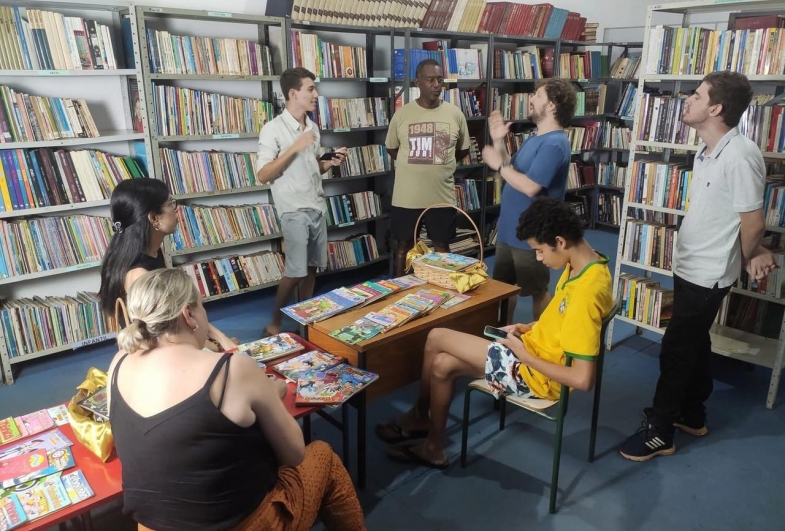 Professor passou diversas técnicas aos alunos e alunas