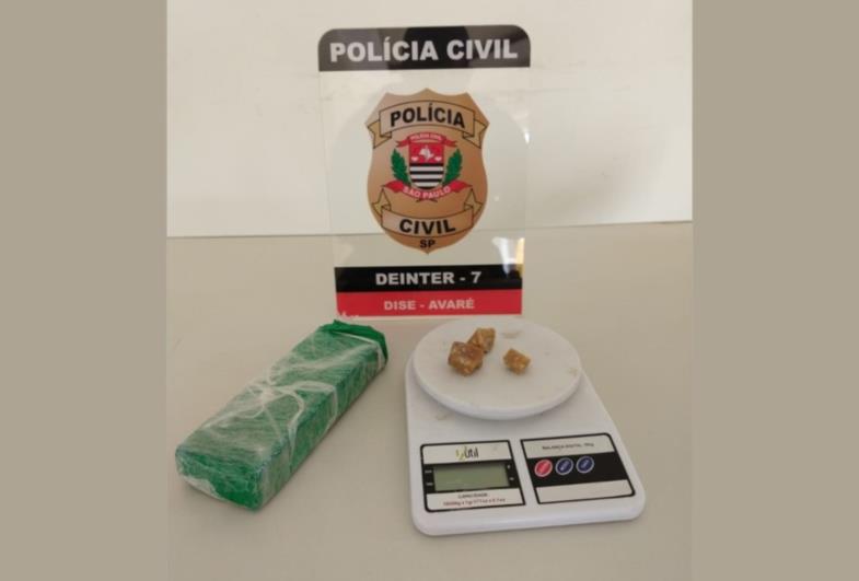 Homem é preso em Avaré com pedras de crack e tijolo de maconha