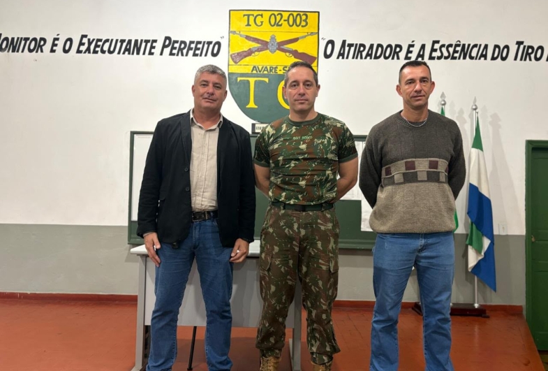 Prefeito Rodrigo Fuloni visita Tiro de Guerra de Avaré e reforça parceria com a instituição