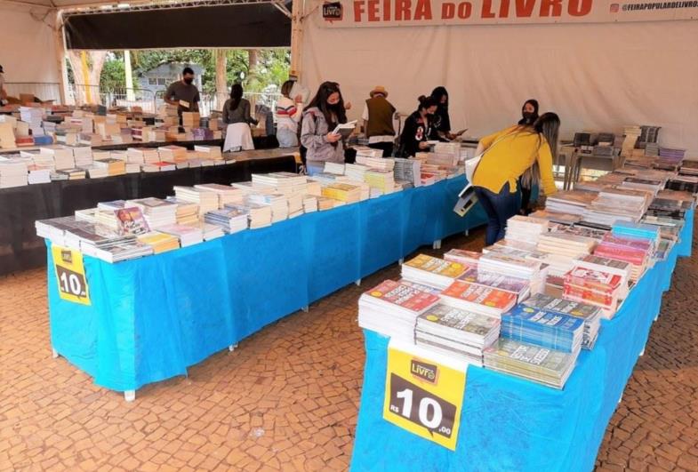 Largo São João recebe “Feira do Livro” em Avaré