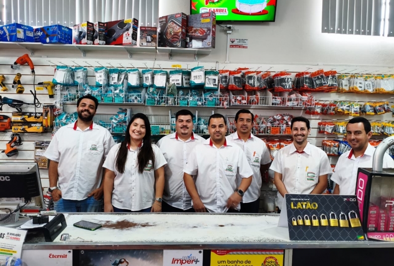 A equipe de vendas da Garbel: Gabriel, Vitória, Guilherme, José Mário, Jackson, Mariel e Alison