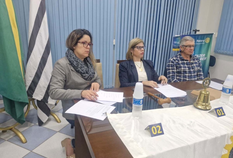 Bianca, Danilea e Jorge comandaram a reunião