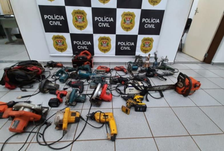 Equipe policial cumpre mandados de busca e um indivíduo é preso por receptação em Fartura