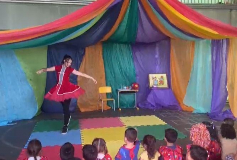 Funcionária Evelin da Escola Vitório Bergamo