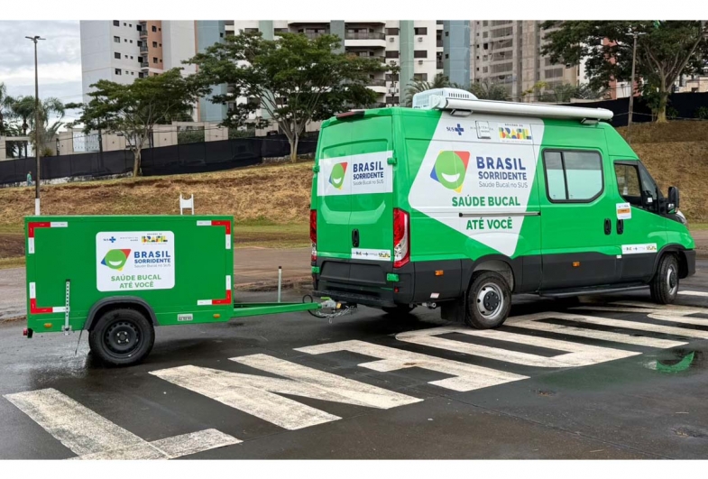 Novo veículo é um consultório odontológico sobre rodas