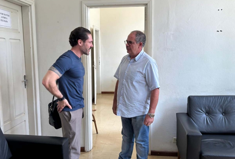 Prefeitos Rodolfo Fanganiello e Luiz Marcos  conversam sobre ações conjuntas
