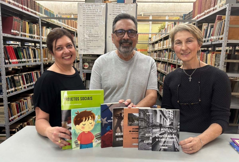 Assistente social do Fórum de Fartura Paula Márcia  Teixeira, escritor Marco Arroyo e bibliotecária  Luciane Erustes Domingues