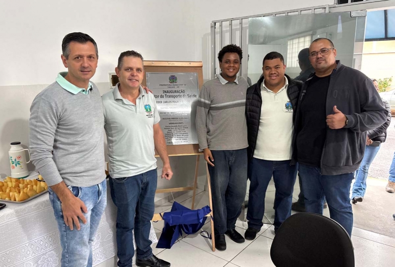 Vice-prefeito Rafael Corona, André, Thiago, coordenador de Transportes Antônio e Juliano