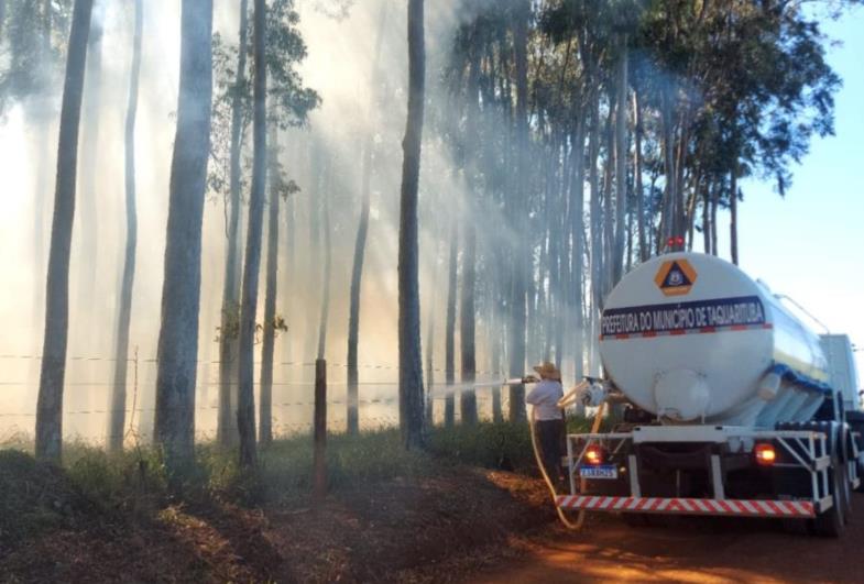 Incêndio criminoso em área de vegetação mobiliza Defesa Civil de Taquarituba 