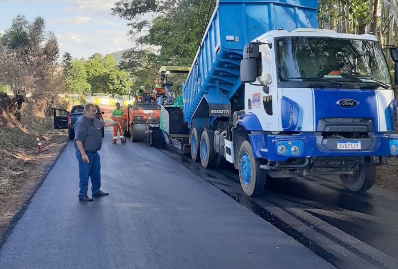 Prefeito Valtinho Boranelli visita obras de recape das vicinais