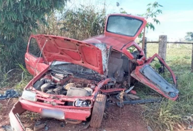 Motorista fica ferido após colisão frontal em Águas de Santa Bárbara