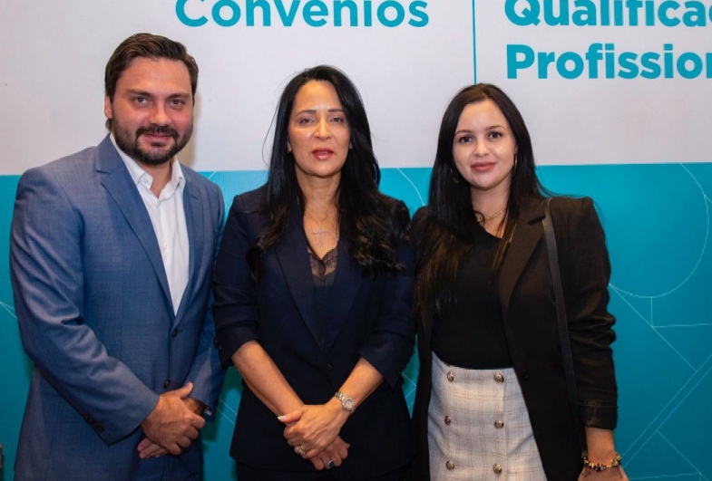 Primeira-dama de Fartura participa de eventos em São Paulo