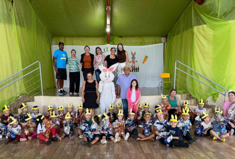 Prefeitura de Sarutaiá entrega de ovos de páscoa para alunos