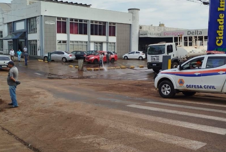 Apoio da Defesa Civil após a chuva