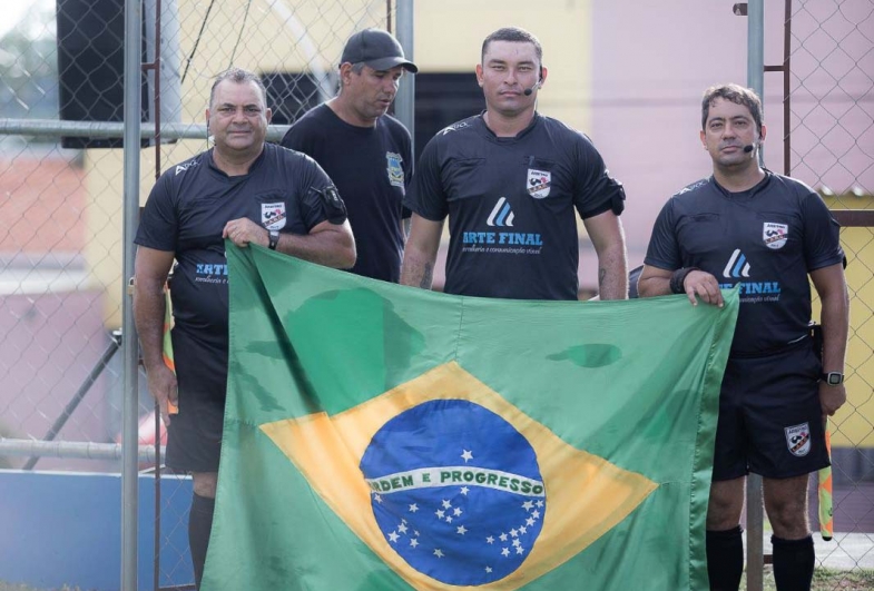 Arbitragem da partida: João Orizio, Célio e Maxuel