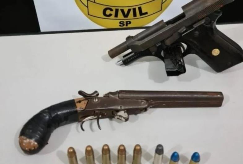 Homem é preso após ser flagrado com armas de fogo e munições em Itapeva