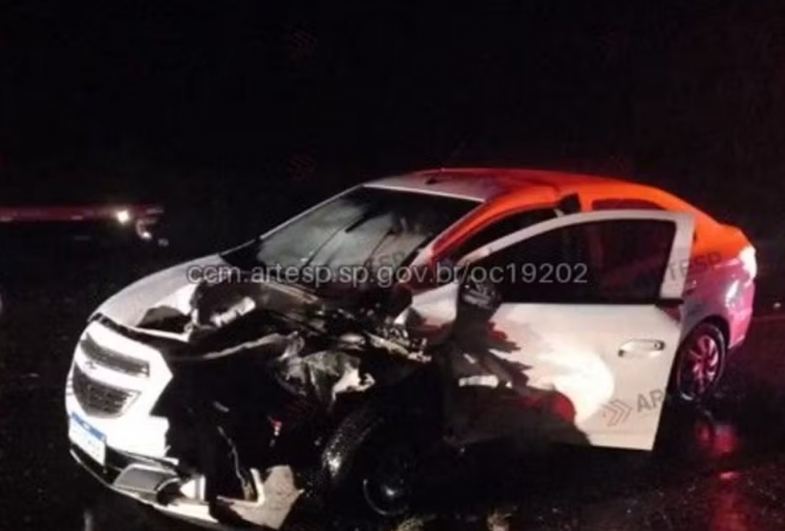 Motorista morre em batida frontal entre carros em rodovia de Avaré