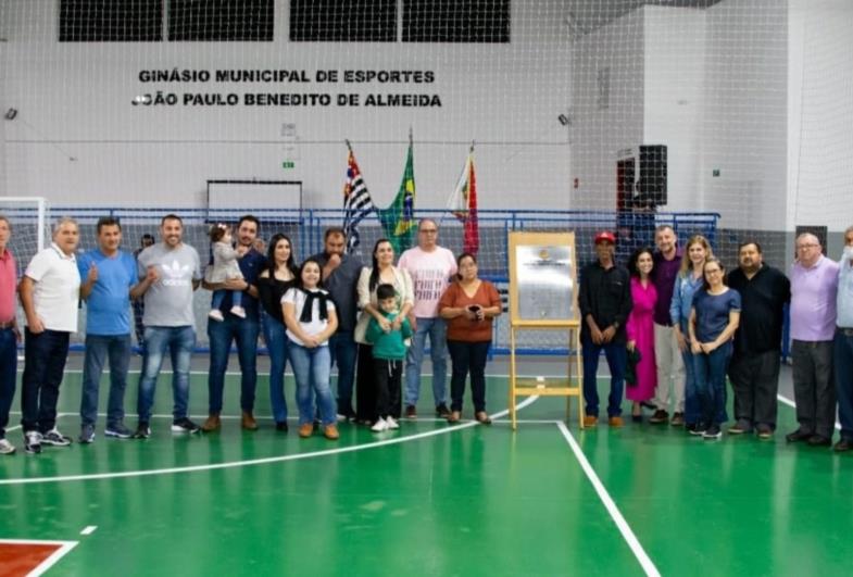 Abertura do Campeonato Municipal marca reinauguração do Ginásio de Esportes em Coronel Macedo