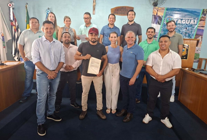 Entrega de títulos de propriedade aos titulares de  imóveis do Bairro Liuttes