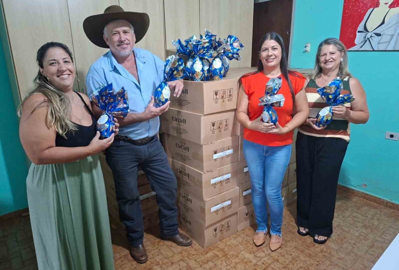 Prefeitura de Tejupá entrega ovos de Páscoa para projetos sociais