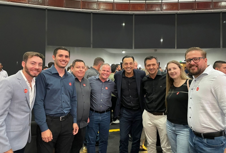 Autoridades de Taguaí com o vice-governador Felicio Ramuth