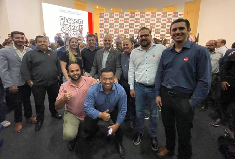 Autoridades taguaienses presentes no evento do programa Casa Paulista no Palácio dos Bandeirantes