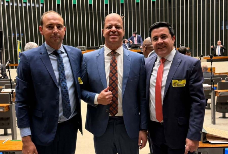 Beto Fonseca deputado, deputado Ribamar  Silva e prefeito Cristiano Amorim