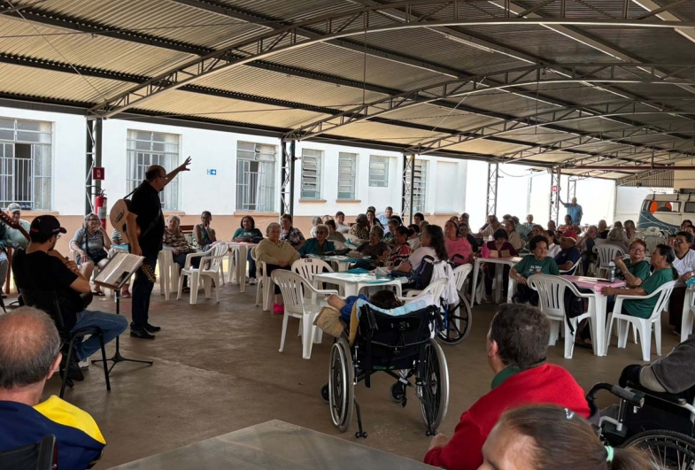 Ação reuniu idosos do Centro de Convivência do Idoso e do Lar São Vicente de Paulo