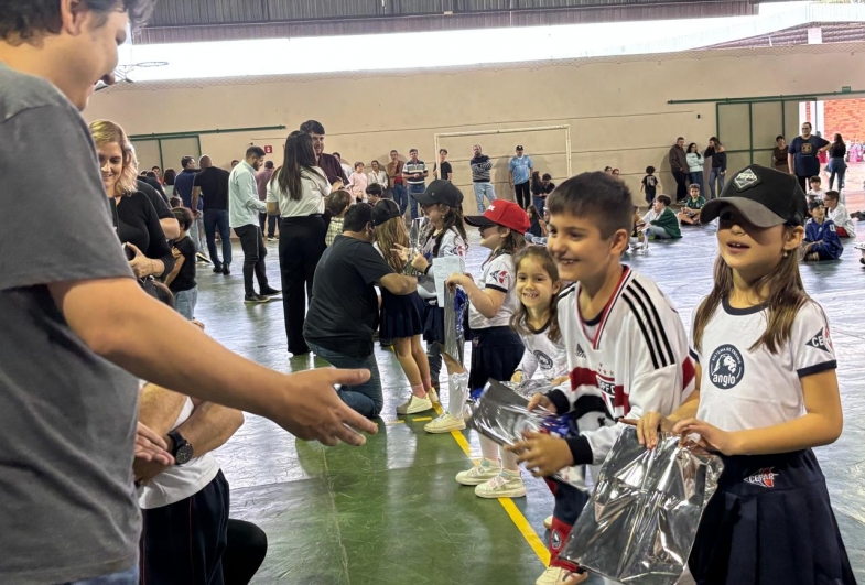 As crianças encantaram as famílias