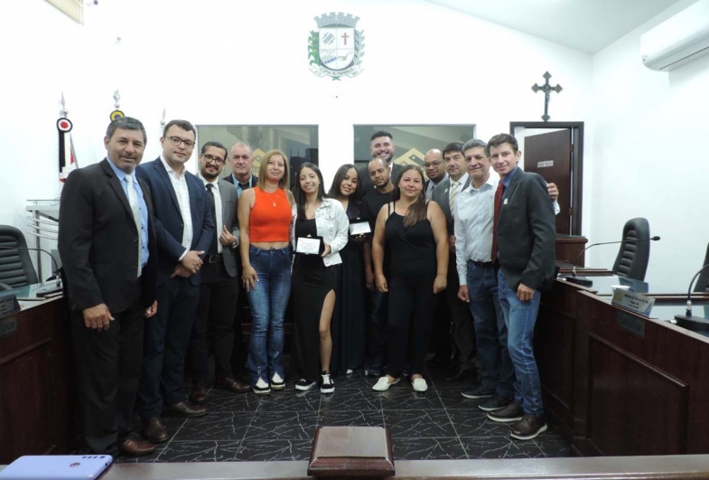 Câmara Municipal de Fartura realiza Sessão Solene de entrega da Medalha Professora Rose