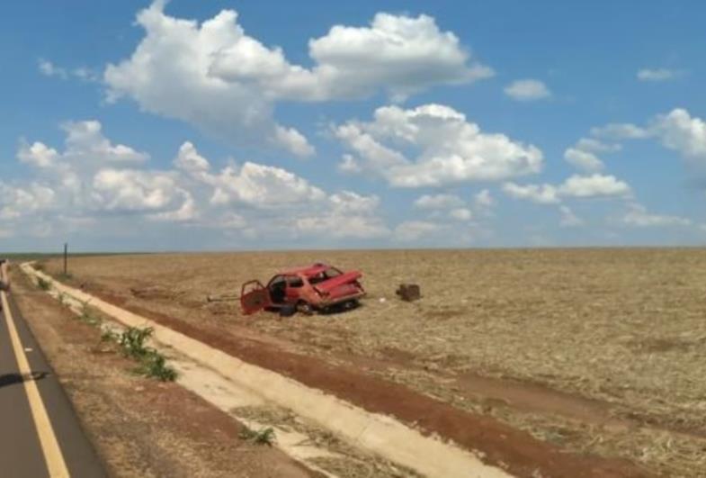 Homem morre após carro capotar em vicinal que liga Itaí a Itapeva