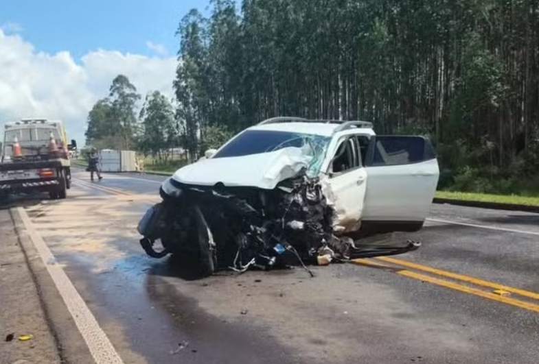 Acidente envolvendo três veículos causa congestionamento de 2km em rodovia que liga Arandu e Avaré — Foto: Reprodução