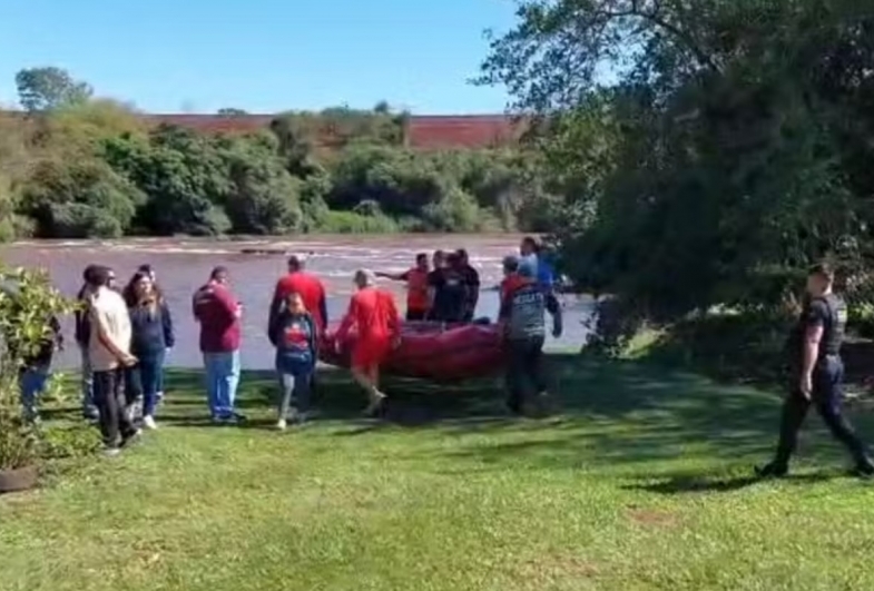Corpo de Bombeiros e policiais civis fazem buscas por mulher que desapareceu na região do Rio Pardo em Ourinhos