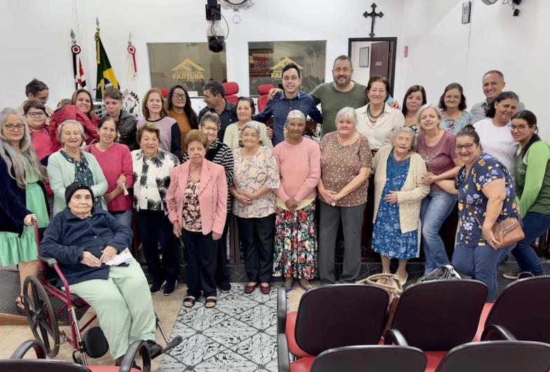 Em iniciativa inédita, Câmara de Fartura faz homenagem às mães