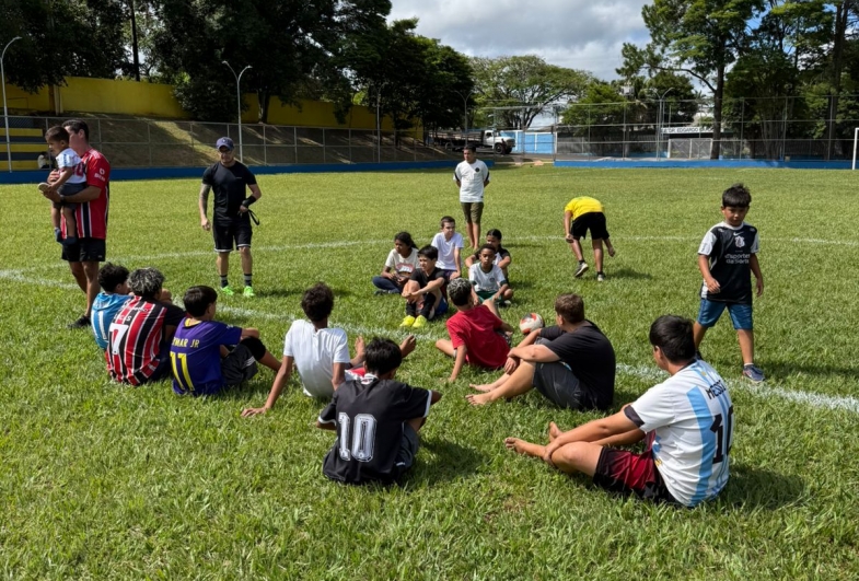 Crianças se reuniram no estádio Hamud Cassim