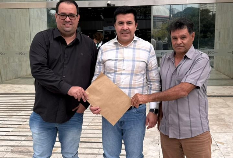 Prefeito e vereadores de Timburi participam de reuniões na Alesp