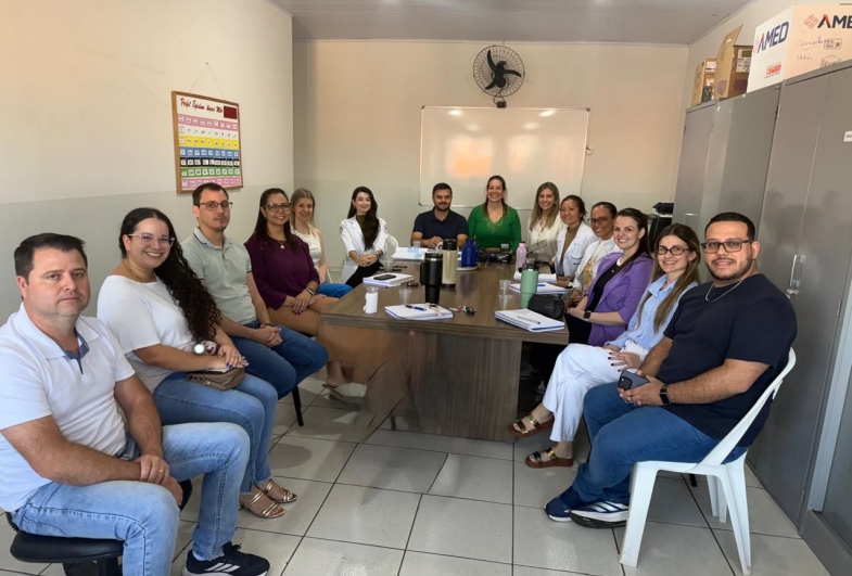 Saúde de Taguaí promove reunião para discutir protocolos da Atenção Básica e processos de trabalho
