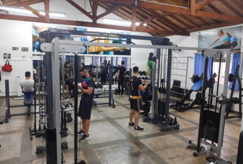 Cisne Branco executa obras de ampliação da academia em Fartura