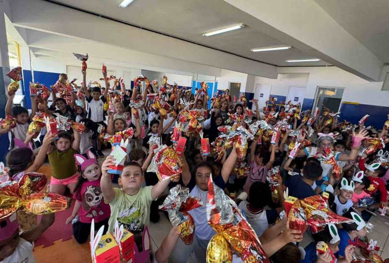 Avaré coloca a educação na frente e entrega mais de 8 mil ovos aos alunos