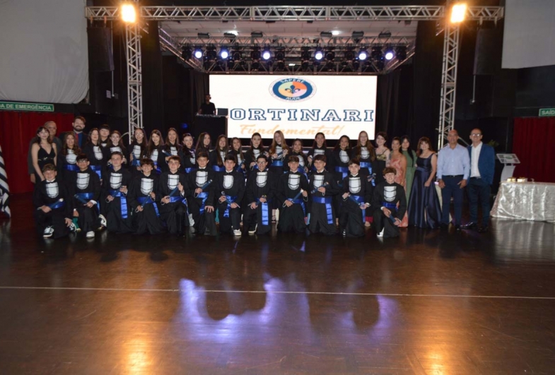 Colégio Portinari de Avaré celebra formatura do 9º Ano de 2025 