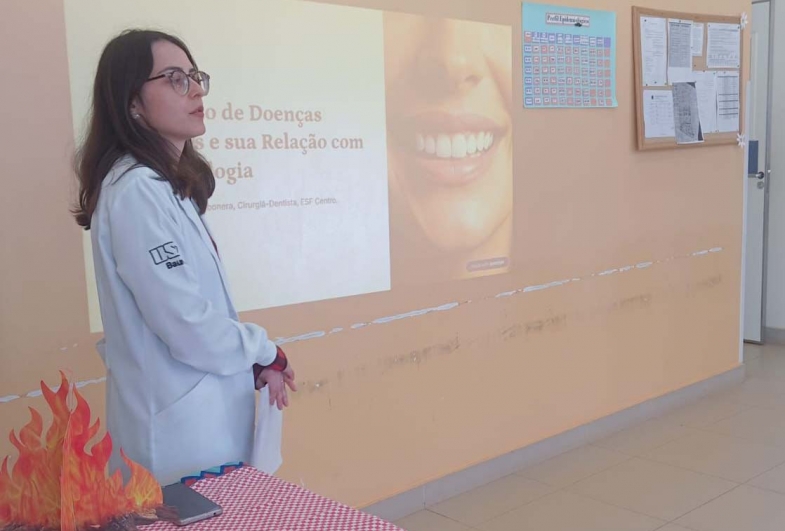 Dentista Maria  Júlia Carbonera