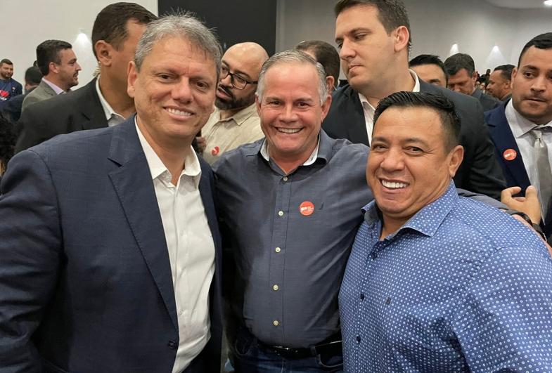 Autoridades anunciam construção de 127 casas populares