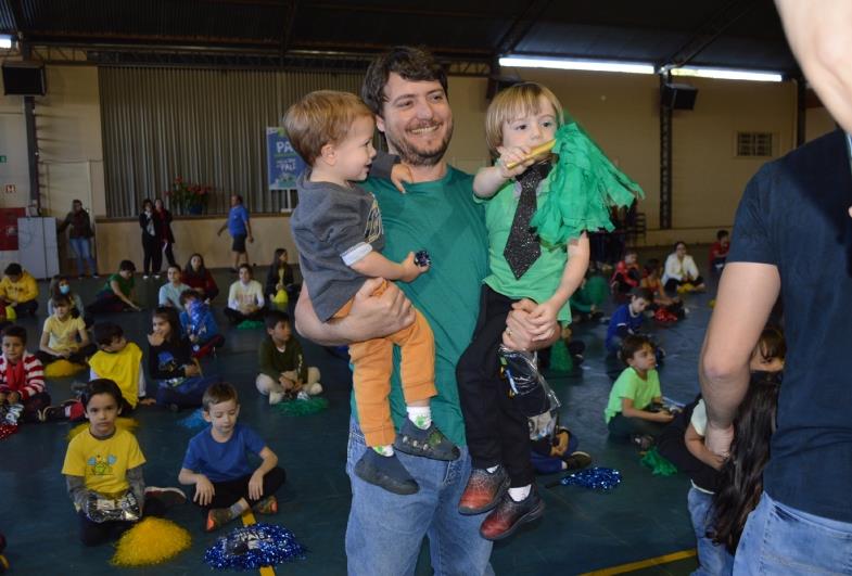 Cefar comemora Dia dos Pais com alunos e familiares 