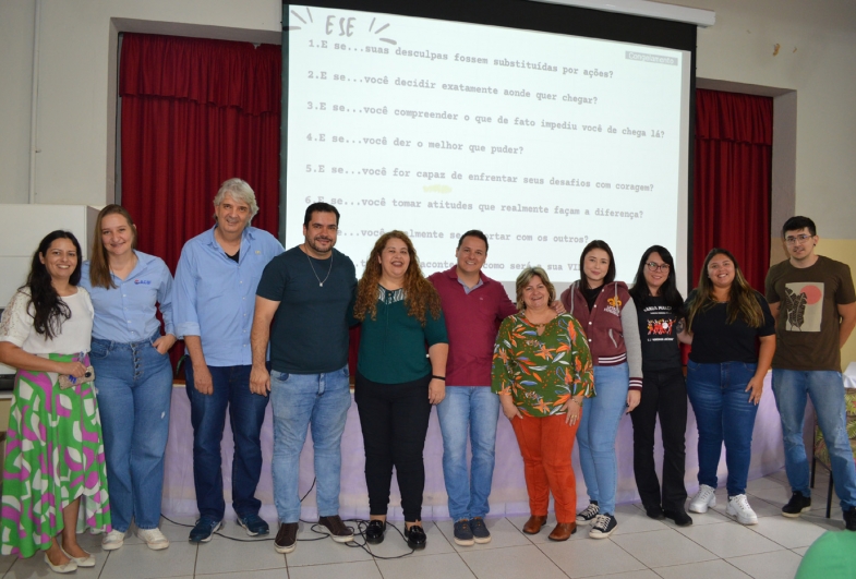 Acif ministra palestra aos estudantes da Escola Monsenhor José Trombi