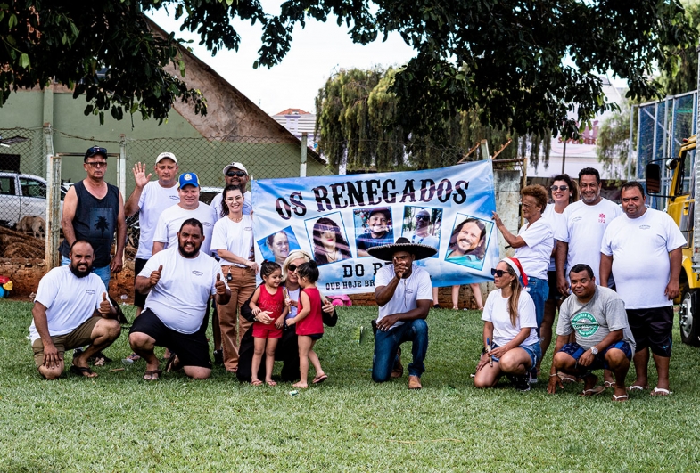 O grupo fez uma homenagem especial aos  amigos que que já não estão entre nós