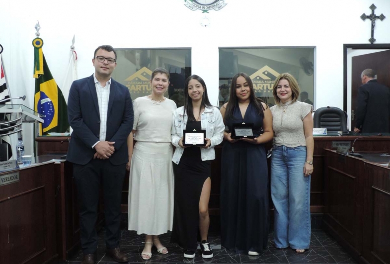 Victor Salles, primeira dama Elisangela Souza, Emily  Oliveira, Larissa de Souza e Flavia Ribeiro