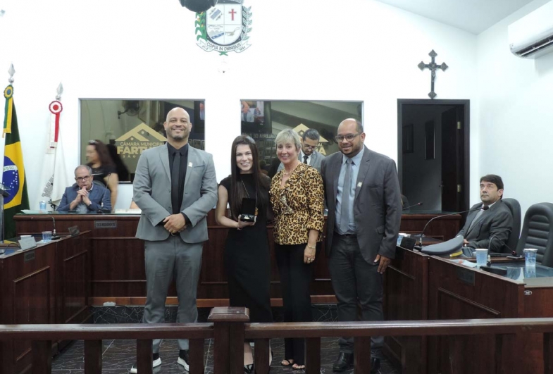 Presidente da Câmara Bruno Guazzelli, escrivã da  Policia Civil Maria Júlia Cerri, vice-prefeita  Regina Celia e vereador Juliano Damásio