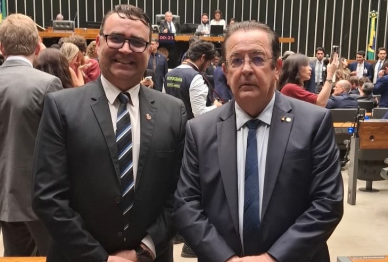 Presidente do Sincomerciários, Flávio Zandoná  e deputado federal Luiz Carlos Motta