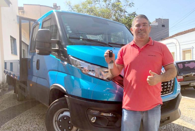 Douglas Benini compra caminhão de R$ 380 mil para Itaporanga 